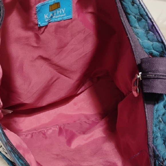 SALE! Beautiful Kathy Van Zeeland Purple 💜 Blue Faux Snakeskin Print Vint Tote - Picture 10 of 15